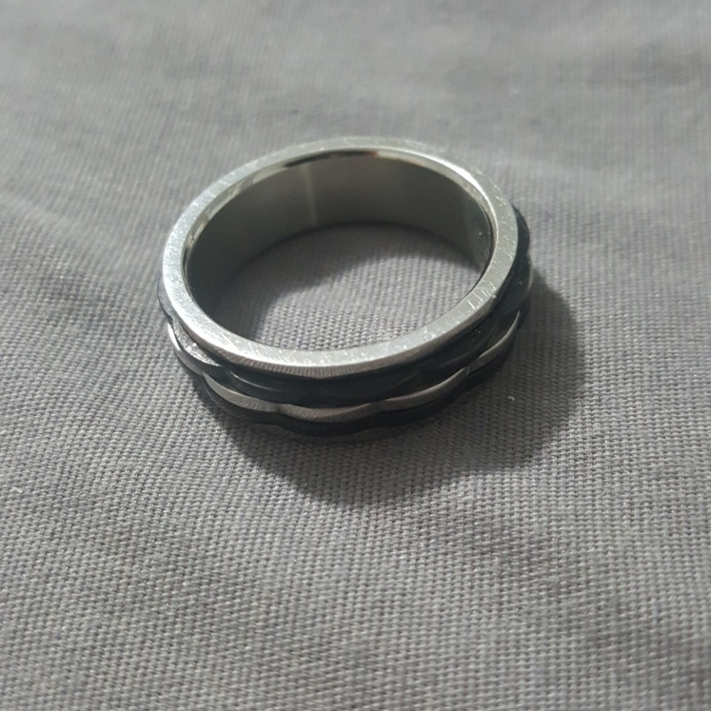 Rings - Picture 4 of 4